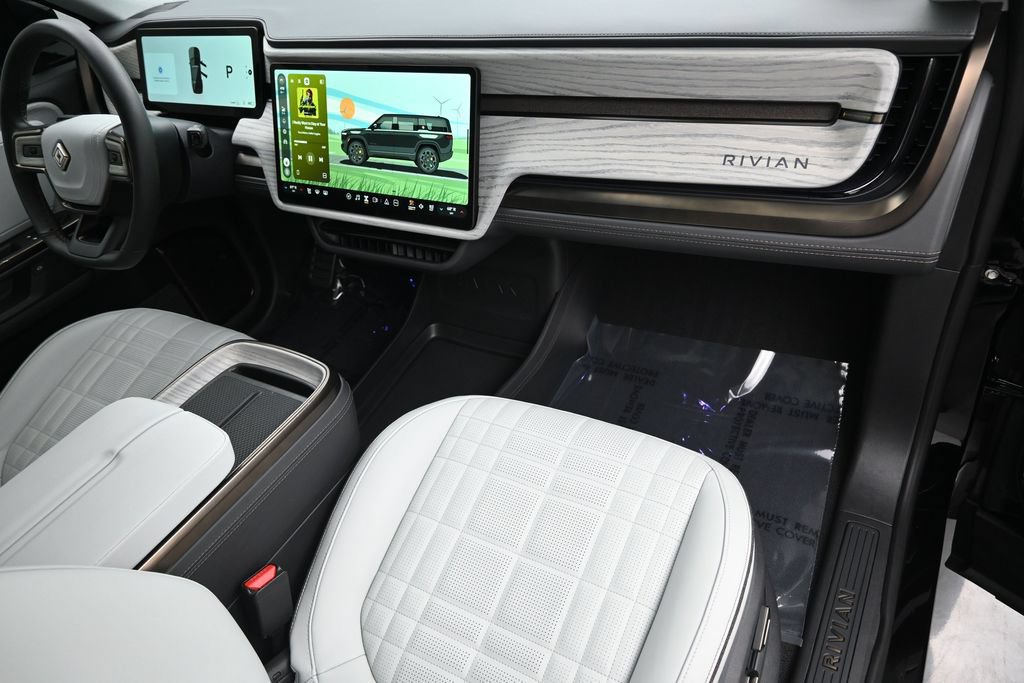 Used 2025 Rivian R1S Premium Dual AWD/4WD image 34