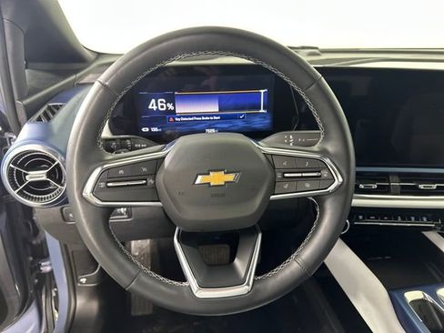 Used 2025 Chevrolet Equinox EV LT image 14