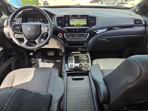 Used 2023 Honda Passport Elite image 13
