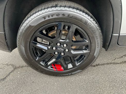 Used 2023 Chevrolet Traverse Premier w/ Redline Edition image 8