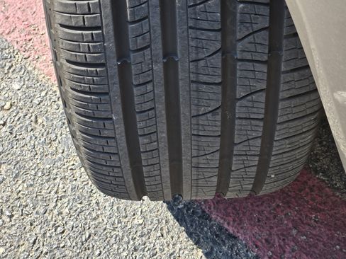 Certified 2025 Volvo XC90 T8 Core w/ Protection Package image 17