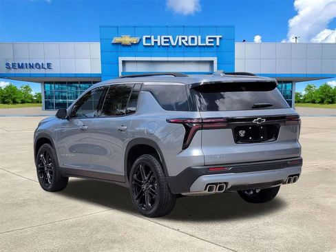 Certified 2026 Chevrolet Traverse LT FWD image 3