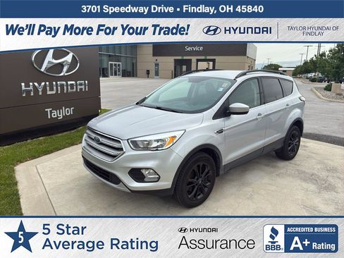 Used 2018 Ford Escape SE w/ SE Sync 3 Package FWD image 1