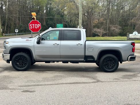 New 2026 Chevrolet Silverado 2500 LTZ w/ LTZ Convenience Package AWD/4WD image 5