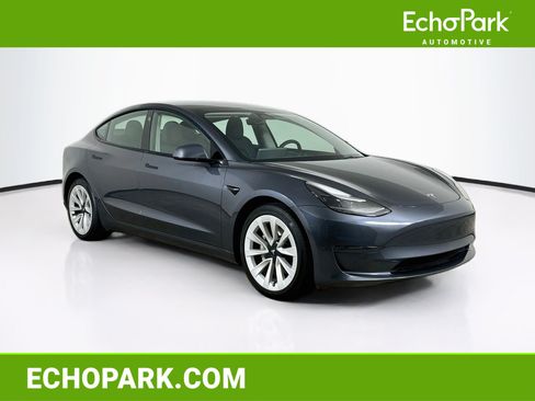 Used 2023 Tesla Model 3 Standard Range RWD image 1
