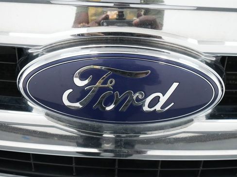 Used 2014 Ford F150 XLT w/ Trailer Tow Package image 11