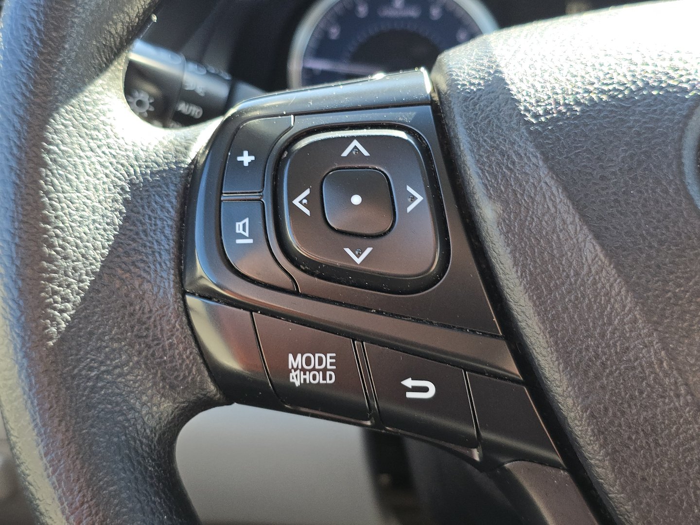 Used 2016 Toyota Camry LE FWD image 23