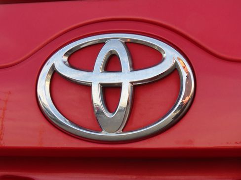 Used 2012 Toyota Camry SE image 16