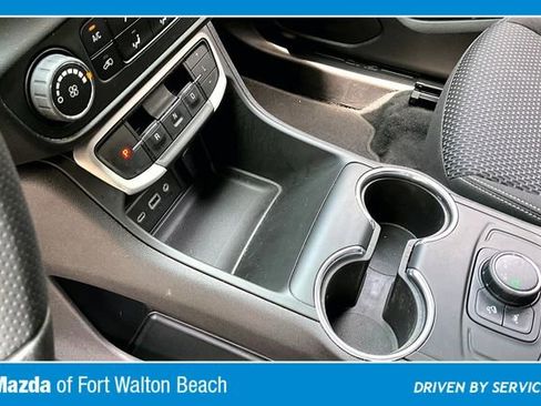 Used 2022 GMC Terrain SLE FWD image 15