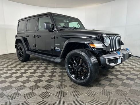 Used 2023 Jeep Wrangler Unlimited Sahara image 2