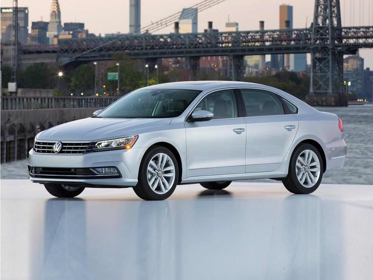 Used 2016 Volkswagen Passat 1.8T S FWD image 1