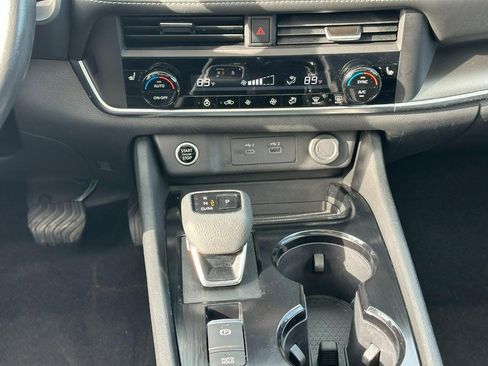 Used 2023 Nissan Rogue SV w/ SV Premium B Package image 15