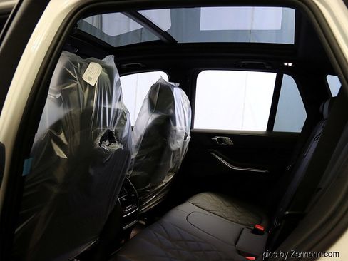 Used 2026 BMW X5 xDrive40i w/ Climate Comfort Package image 16