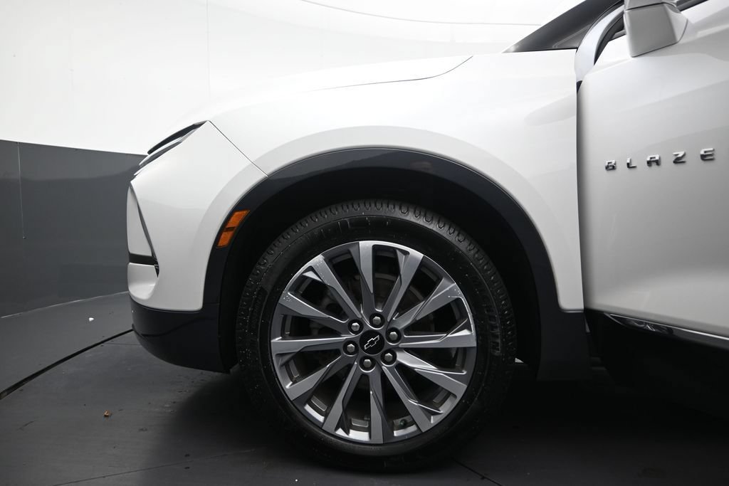 Used 2023 Chevrolet Blazer Premier w/ Driver Confidence II Package FWD image 13