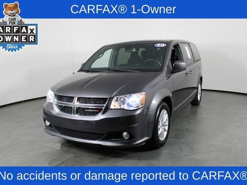 Used 2020 Dodge Grand Caravan SE FWD image 2