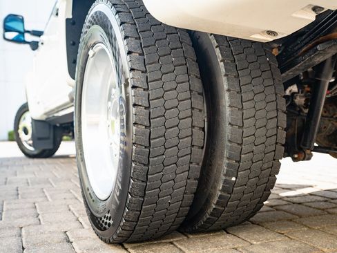 Used 2024 Ford F450 Limited w/ FX4 Off-Road Package image 44