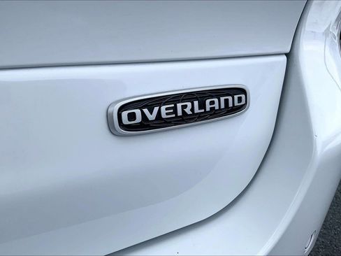 Certified 2024 Jeep Grand Cherokee L Overland w/ Luxury Tech Group IV image 9