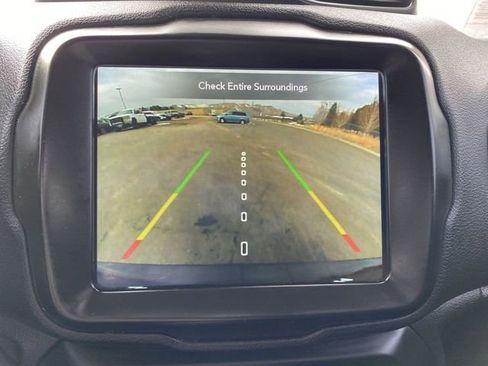 Used 2022 Jeep Renegade Trailhawk image 17
