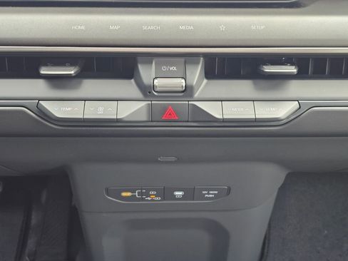 New 2026 Kia EV9 Wind image 16