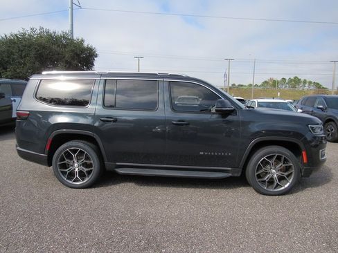 Used 2022 Jeep Wagoneer Series I image 2