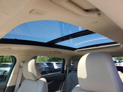 Certified 2022 Lincoln Nautilus Reserve w/ Luxury Package image 11