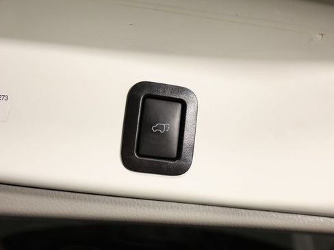 Used 2018 Toyota Highlander Limited AWD/4WD image 19