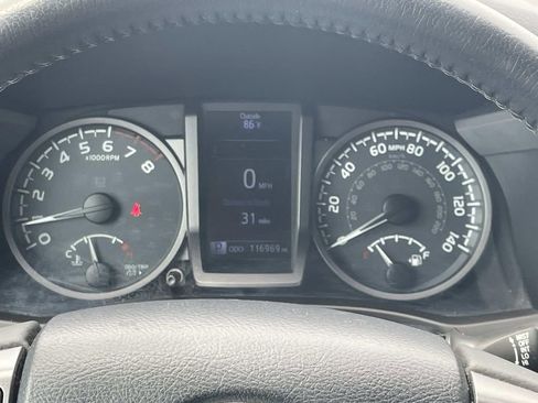 Used 2019 Toyota Tacoma TRD Off-Road w/ Technology Package AWD/4WD image 28