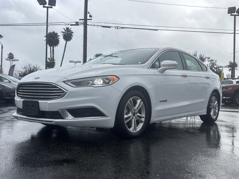 Used 2018 Ford Fusion SE w/ Equipment Group 602A image 2