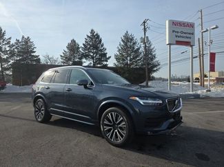 Used 2022 Volvo XC90 T6 Momentum w/ Advanced Package video 2