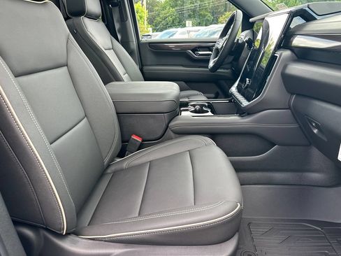 New 2026 GMC Yukon XL Elevation w/ Elevation Premium Package RWD image 14