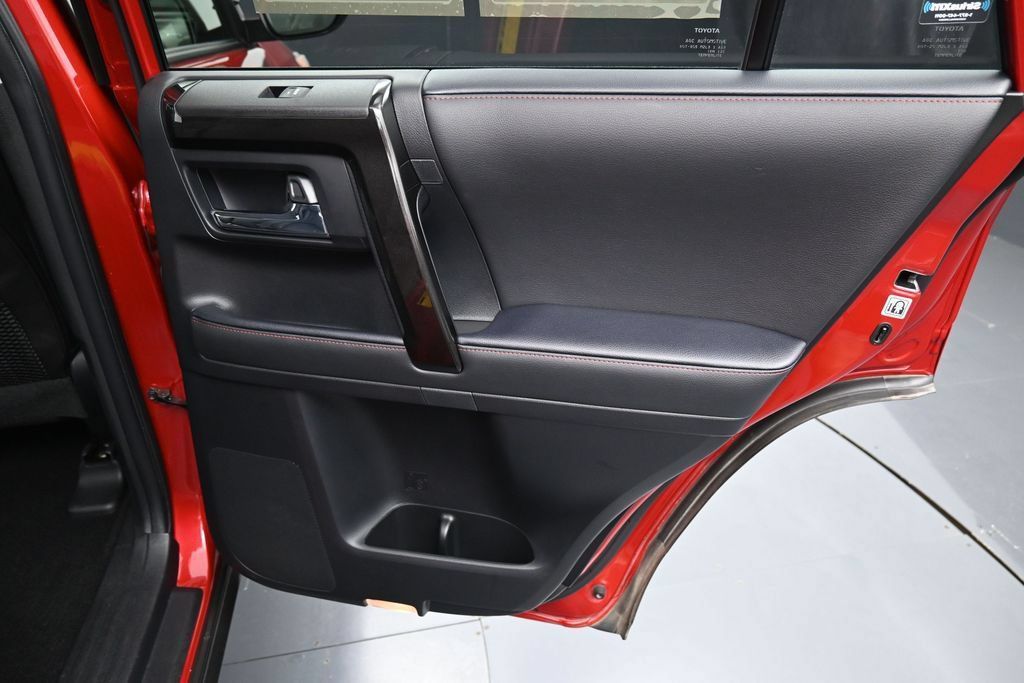 Used 2024 Toyota 4Runner TRD Off-Road Premium w/ Moonroof Package AWD/4WD image 34