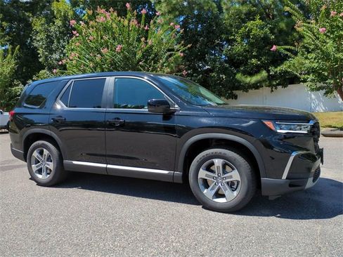 New 2025 Honda Pilot EX-L image 2