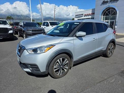 Used 2019 Nissan Kicks SV FWD image 3