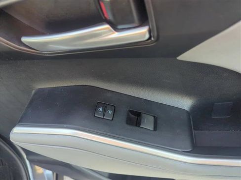 Certified 2023 Toyota Highlander XLE image 18