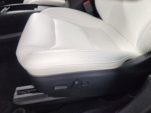 Used 2020 Tesla Model X Long Range image 13