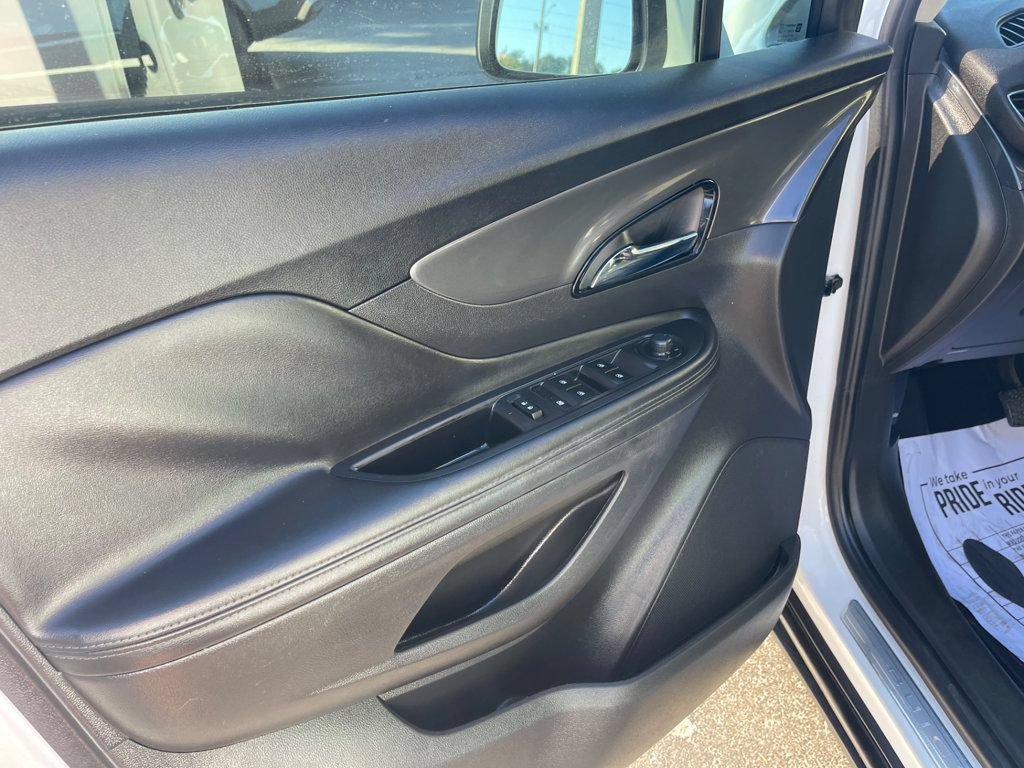 Used 2020 Buick Encore Preferred FWD image 11