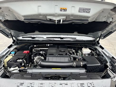 Used 2024 Nissan Frontier PRO-4X w/ Technology Package image 14