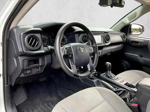 Used 2018 Toyota Tacoma SR RWD image 13