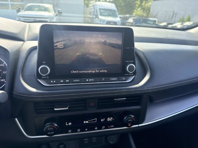 Used 2024 Nissan Rogue SV FWD image 22