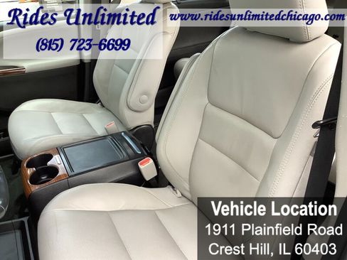 Used 2018 Toyota Sienna Limited Premium w/ Carpet Mat Package AWD/4WD image 28