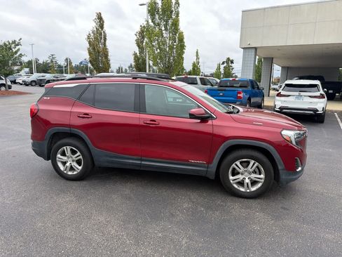 Used 2018 GMC Terrain SLE w/ Driver Convenience Package AWD/4WD image 8