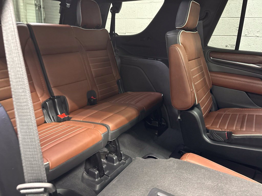 Used 2023 GMC Yukon Denali Ultimate AWD/4WD image 11