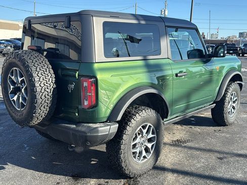 Used 2022 Ford Bronco Badlands image 4