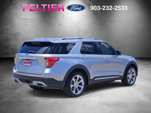 Certified 2020 Ford Explorer Platinum w/ Premium Technology Package AWD/4WD image 4