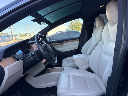 Used 2020 Tesla Model X Long Range image 4