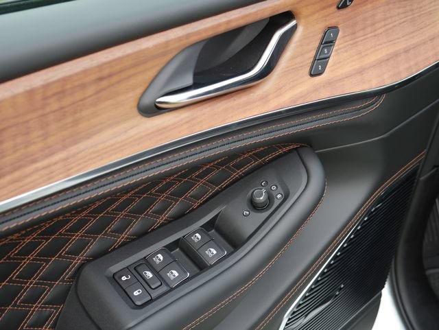 New 2027 Jeep Grand Cherokee Summit AWD/4WD image 12