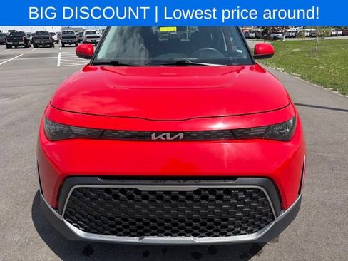 Used 2024 Kia Soul LX w/ Option Group 015 FWD image 3