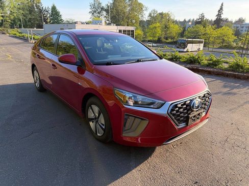 Used 2020 Hyundai Ioniq Blue FWD image 3