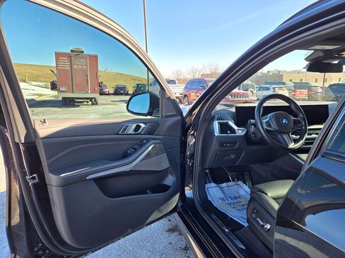 Used 2024 BMW X5 xDrive40i w/ M Sport Package image 11