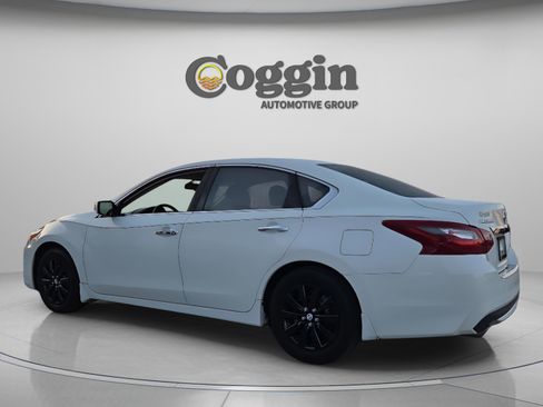 Used 2018 Nissan Altima 2.5 S w/ S Convenience Package image 3